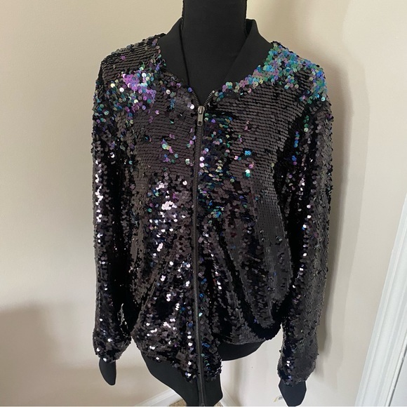 NWT Torrid Black Iridescent Sequin Bomber Jacket - Size 2 - Picture 7 of 7